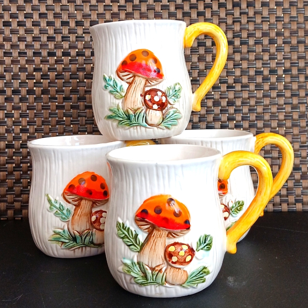 Merry Mushrooms Vintage ceramic mugs set of 4